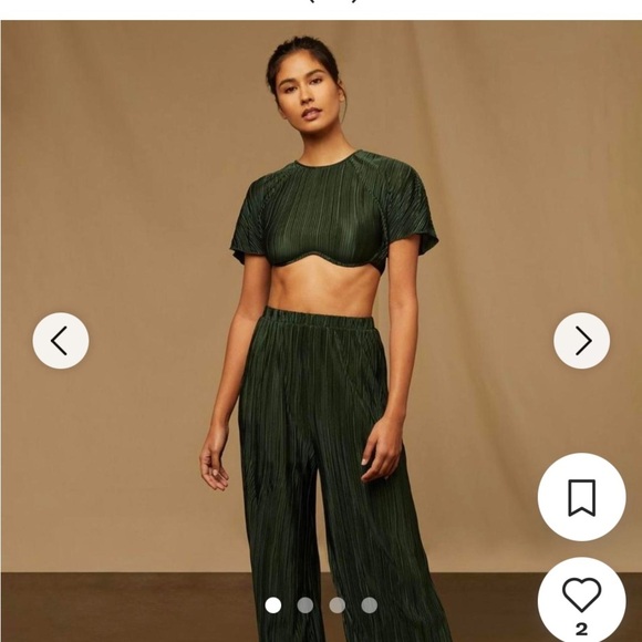 Onia Plisse Forrest Green Ribbed Flutter Sleeve Crop Blouse with Open Back. - Picture 1 of 16